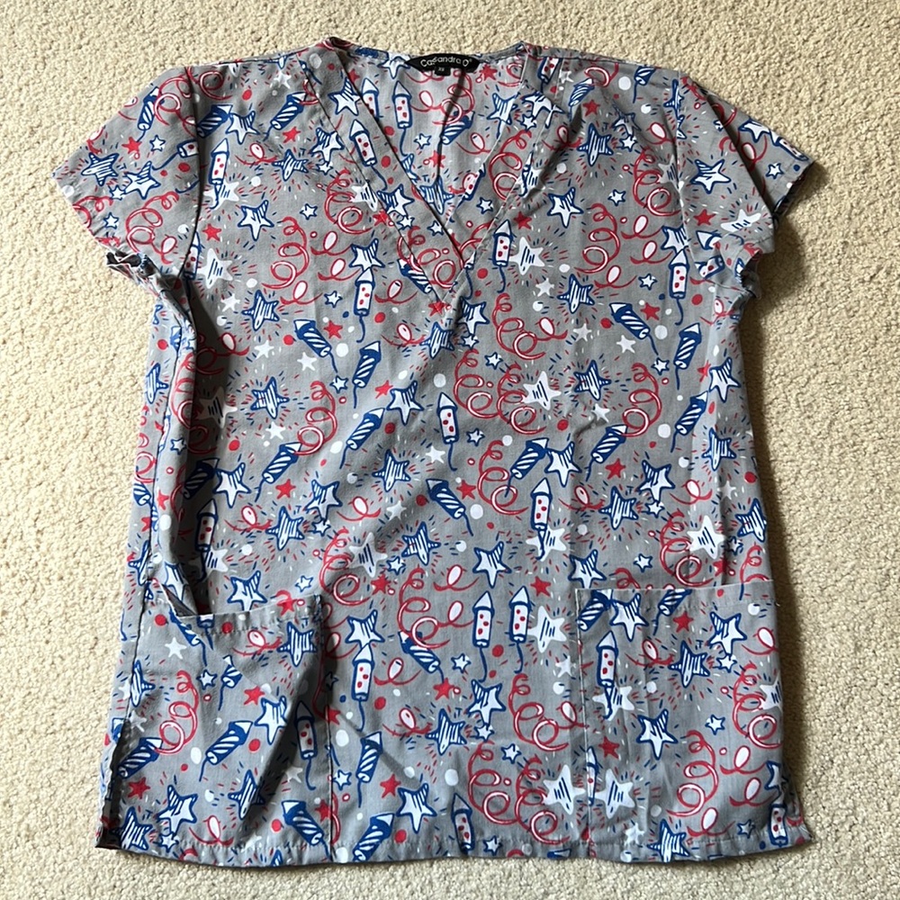 American red white & blue scrub top size XS firework design holiday stars